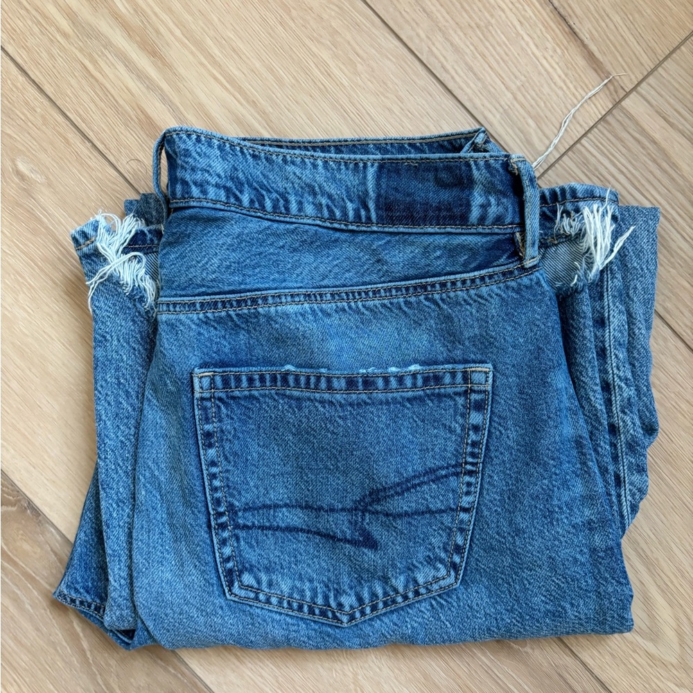 AE Strigid Curvy High-Waisted Stovepipe Jean - Size 10 Regular Length